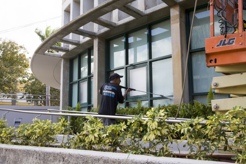 Commercial Powerwashing