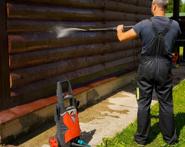 Log Home Pressure Washing